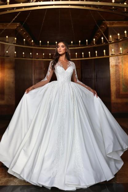Long Sleeve V-neck A-Line Sweetheart Appliques Lace Wedding Dress