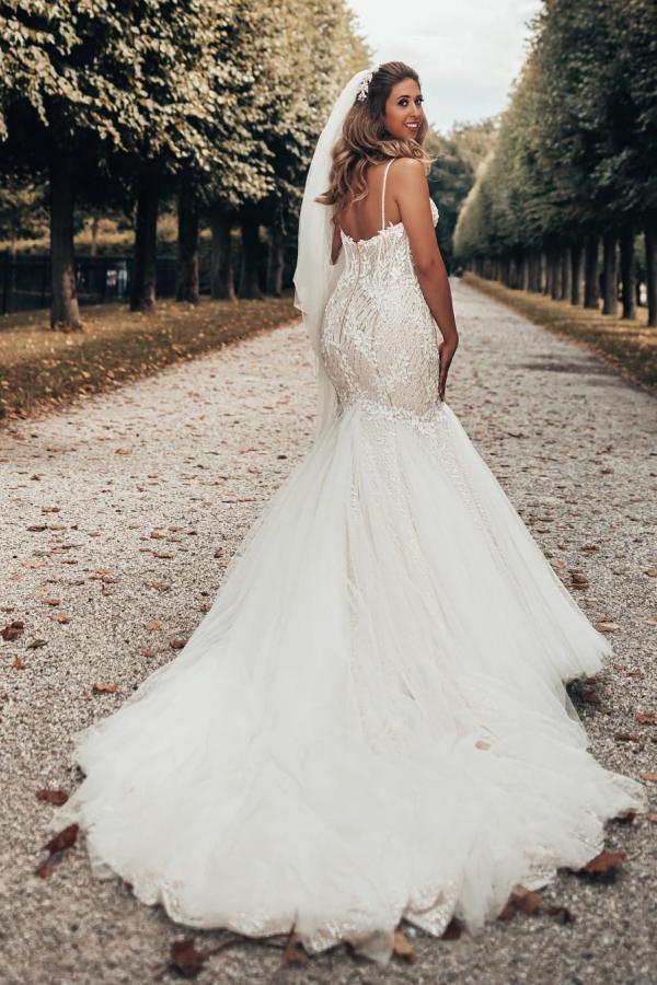 Long Mermaid Sweetheart Tulle Lace Backless Wedding Dress with Chapel Train