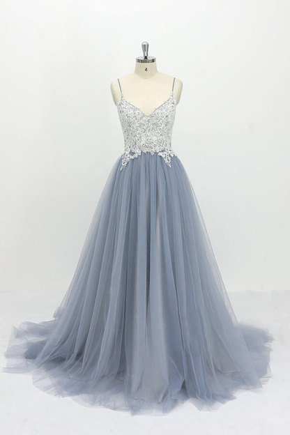 Chic Long A-line Spaghetti Strap Appliques Tulle Open Back Wedding Dress