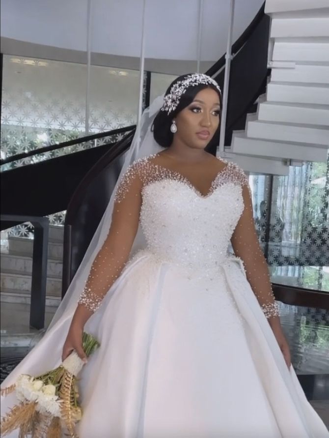Elegant Plus Size Long A-line Sweetheart Satin Beading Wedding Dresses with Sleeves