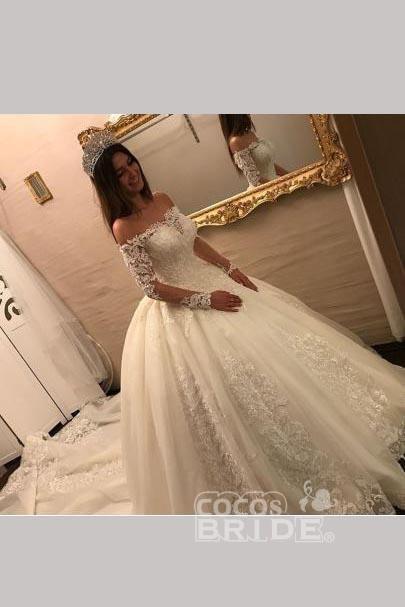 Luxury Off the Shoulder Long Sleeves Ball Gown Chapel Train Appliques Lace Wedding Dress