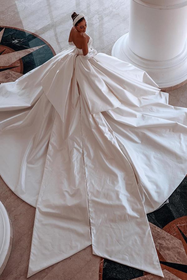 Strapless Ball Gown Long Satin Wedding Dress with Long Gloves