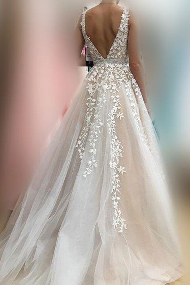 Elegant Long Appliques Lace V neck Tulle A line Wedding Dress