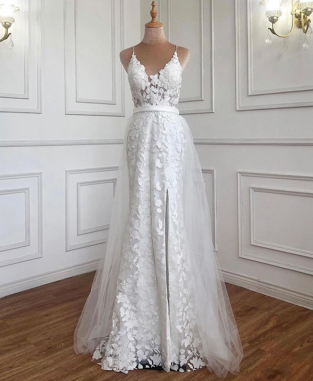 Elegant Long A-line V-neck Lace Open Back Wedding Dress with Slit