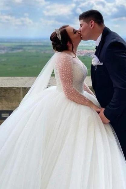 Plus Size White Long Ball Gown Sweetheart Tulle Lace Wedding Dresses with Sleeves