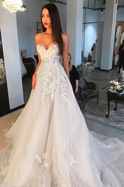 Elegant A Line Sweetheart Tulle Lace Applique Long Wedding Long Dress
