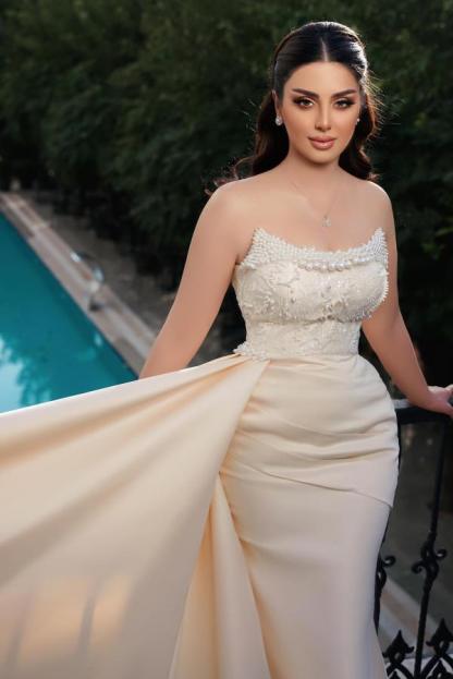 Long Sleeves Mermaid Strapless Satin Long Wedding Dresses with Beads