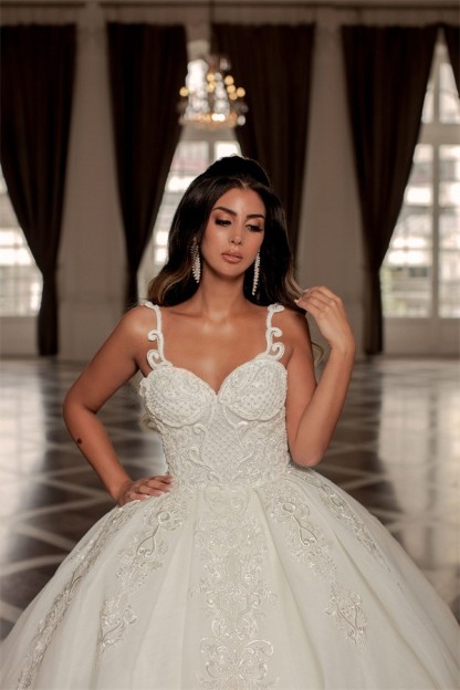 Charming Long Ball Gown Sweetheart Spaghetti Straps Organza Wedding Dress