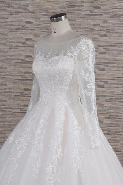 Elegant Long A-line Appliques Lace Tulle Wedding Dress with Sleeves