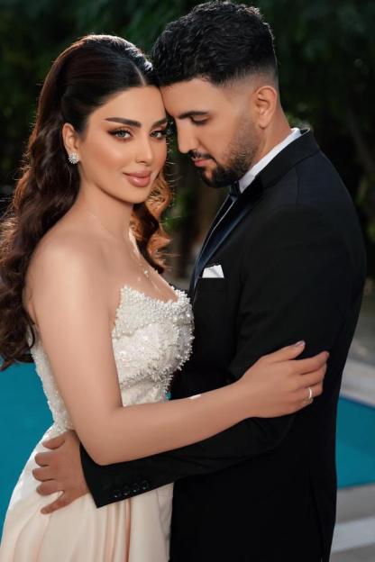 Long Sleeves Mermaid Strapless Satin Long Wedding Dresses with Beads