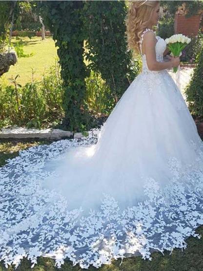 Long Tulle Sweetheart Appliques Lace Ball Gown Wedding Dresses