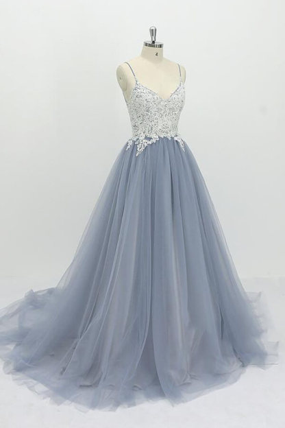 Chic Long A-line Spaghetti Strap Appliques Tulle Open Back Wedding Dress