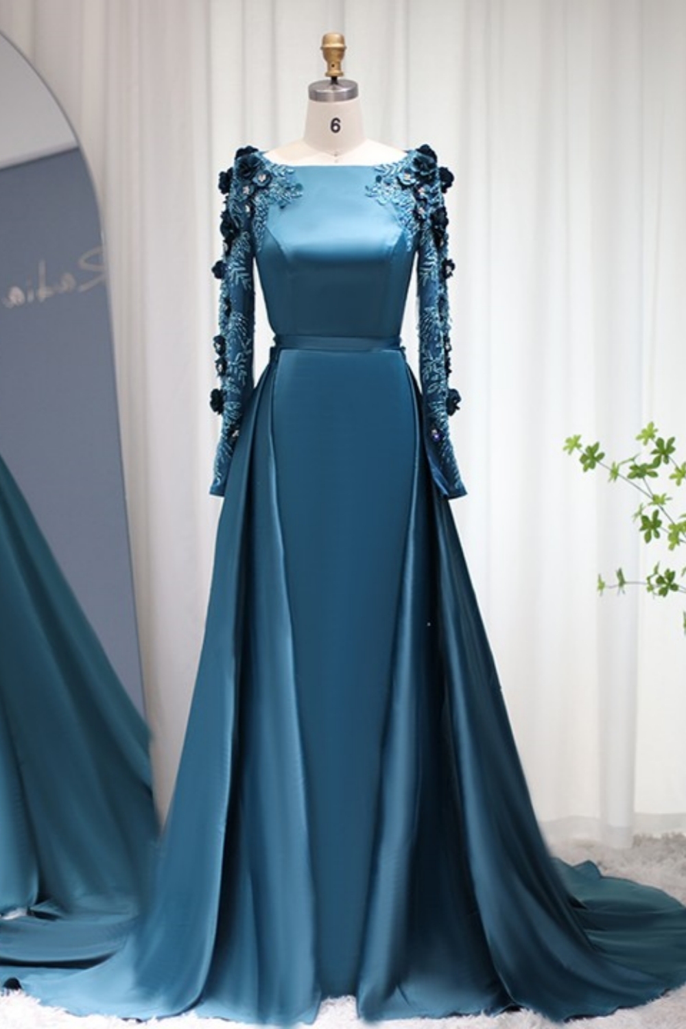 Long Sleeves Mermaid Satin 3D Flower Beadings Formal Prom Dresses with Sweep Train