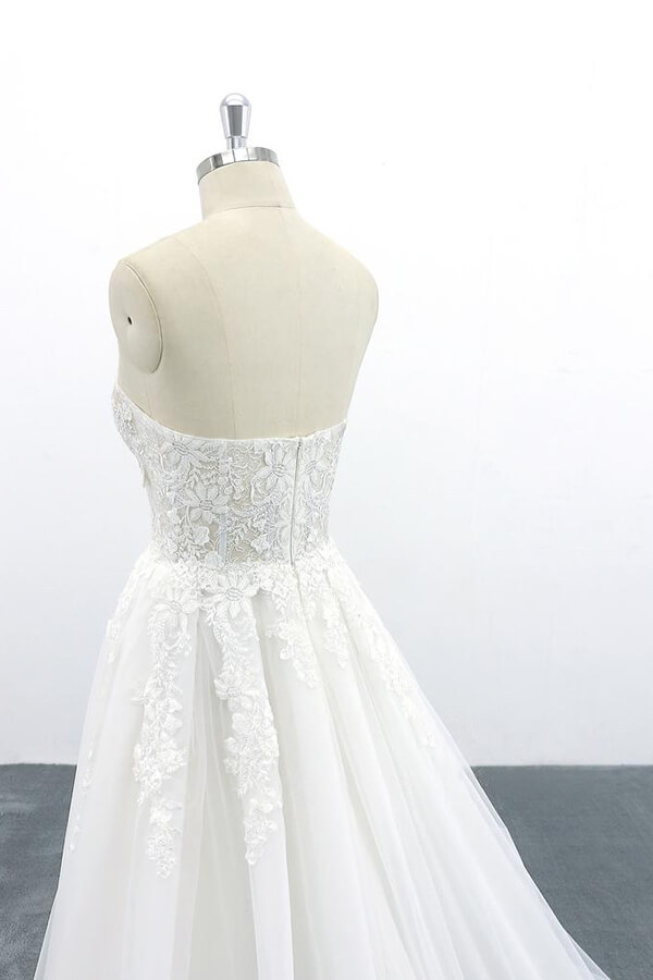 Long Appliques Lace Strapless Tulle A-line Wedding Dress