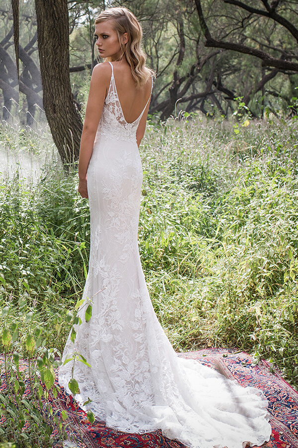 Elegant Long Sweetheart Spaghetti Strap Lace Mermaid Wedding Dress