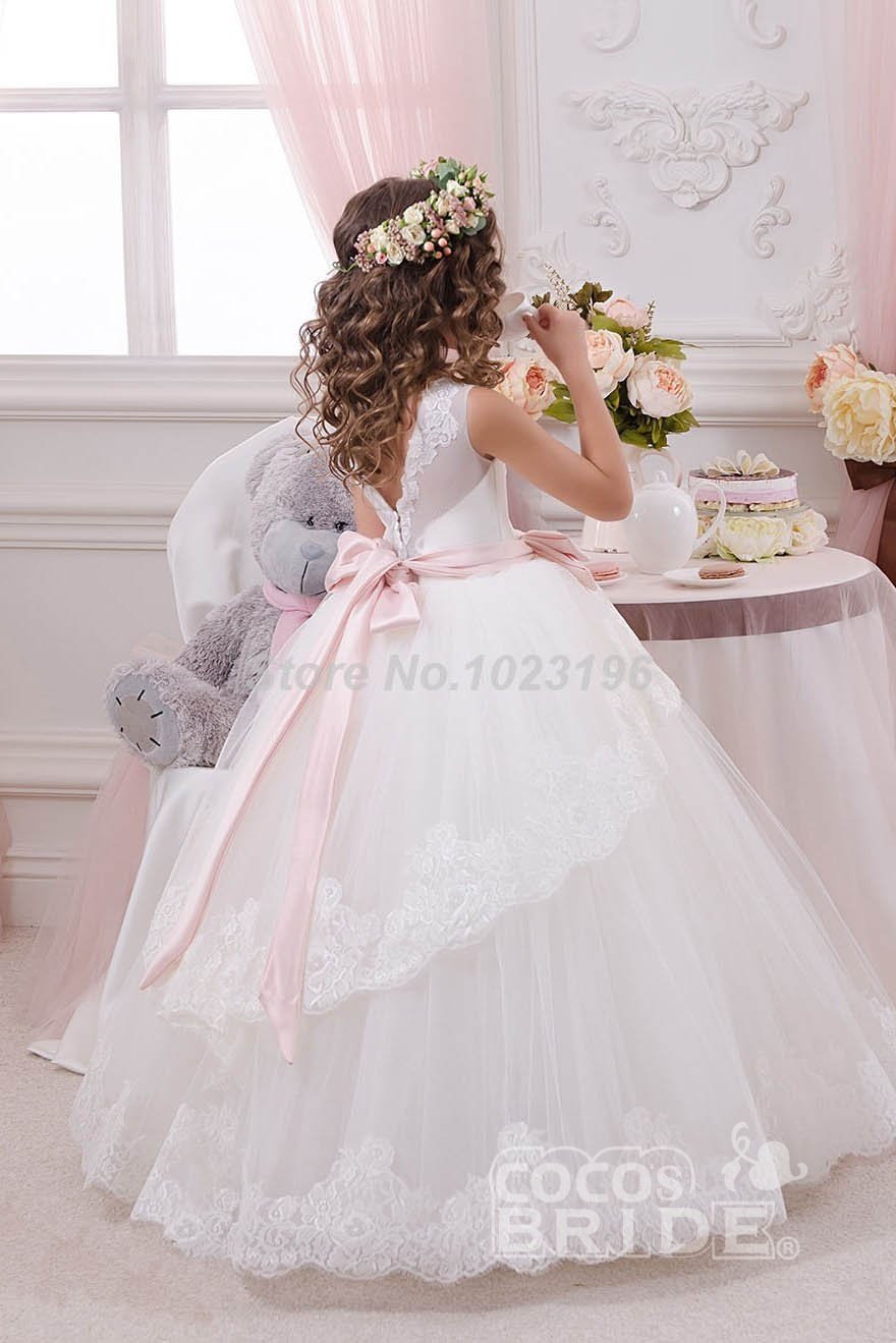 White Scoop Neck Sleeveless Ball Gown Flower Girl Dress