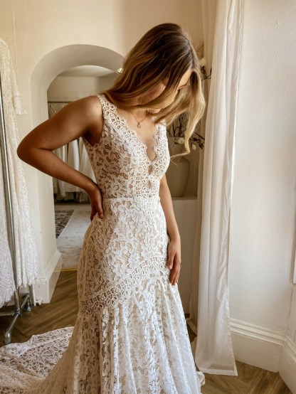 Modest Long Mermaid V-neck Open Back Lace Wedding Dress