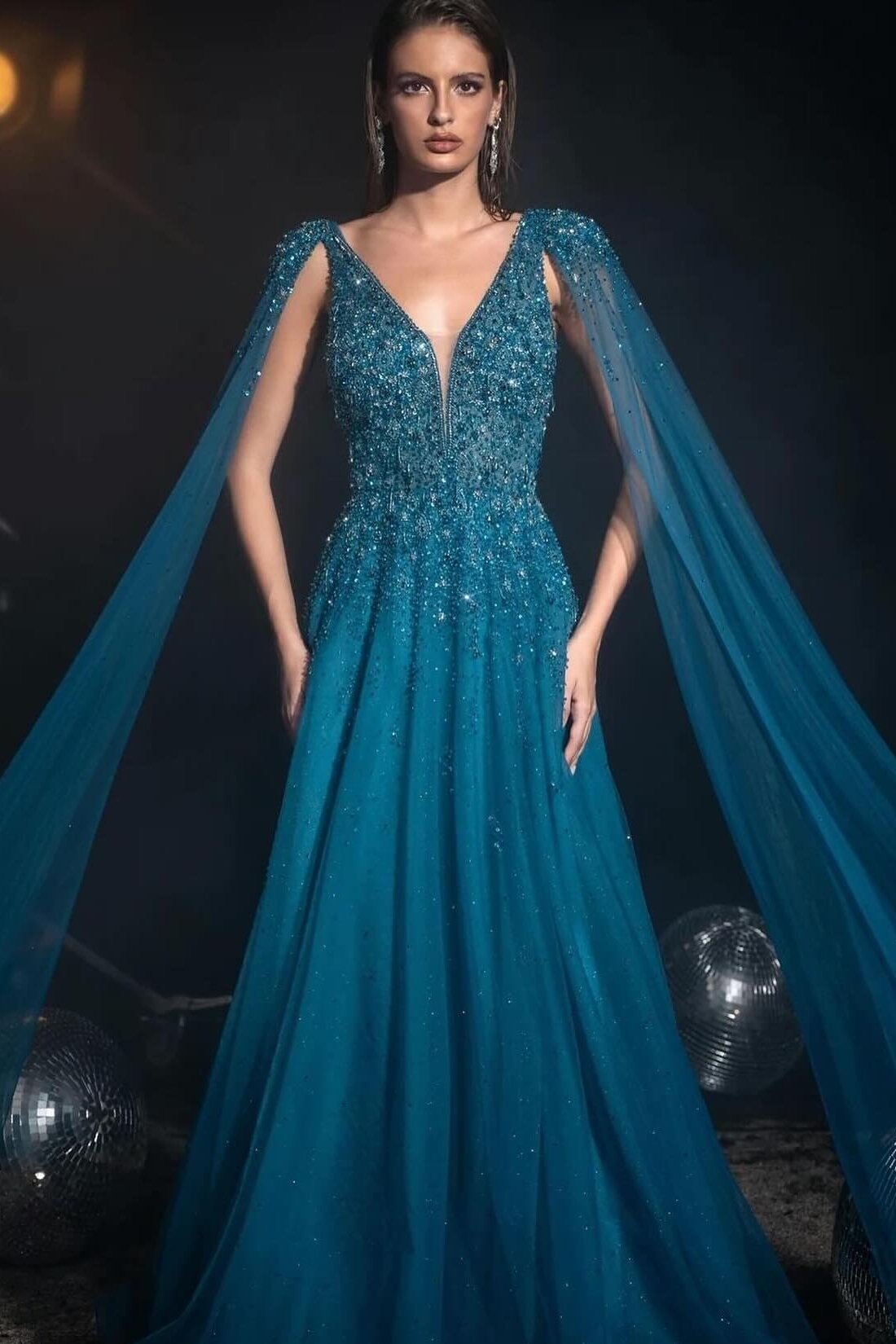 Sparkle Tulle V-Neck A-Line Prom Dress Watteau Train with Beads and Sequined