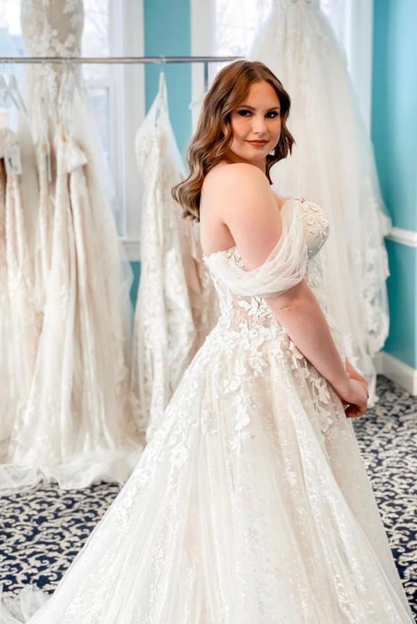 Elegant Plus Size Long A-line Off the Shoulder Tulle Lace Wedding Dress with Slit