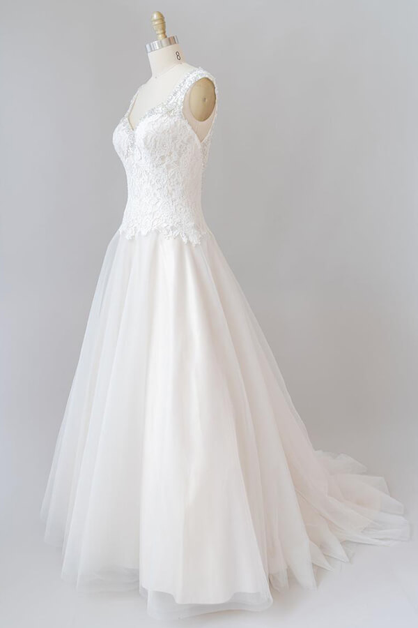 Elegant Long Sweetheart Open Back Lace Tulle A-line Wedding Dress