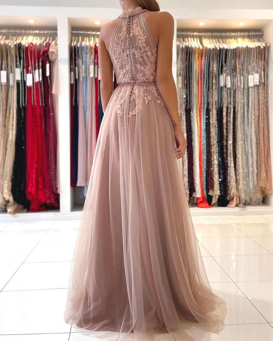 Stunning Long A-line Halter Tulle Formal Evening Dress with Lace Appliques
