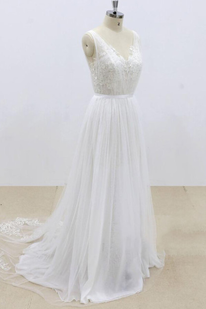 Elegant Long V-neck Ruffle Tulle Appliques A-line Wedding Dress