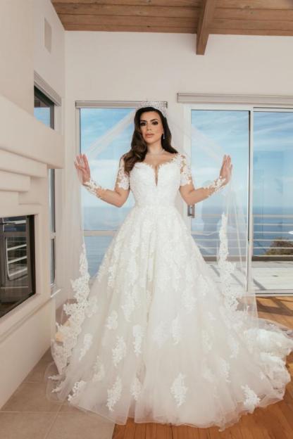 Elegant Long A-line Sweetheart Tulle Lace Long Sleeves Wedding Dress with Train