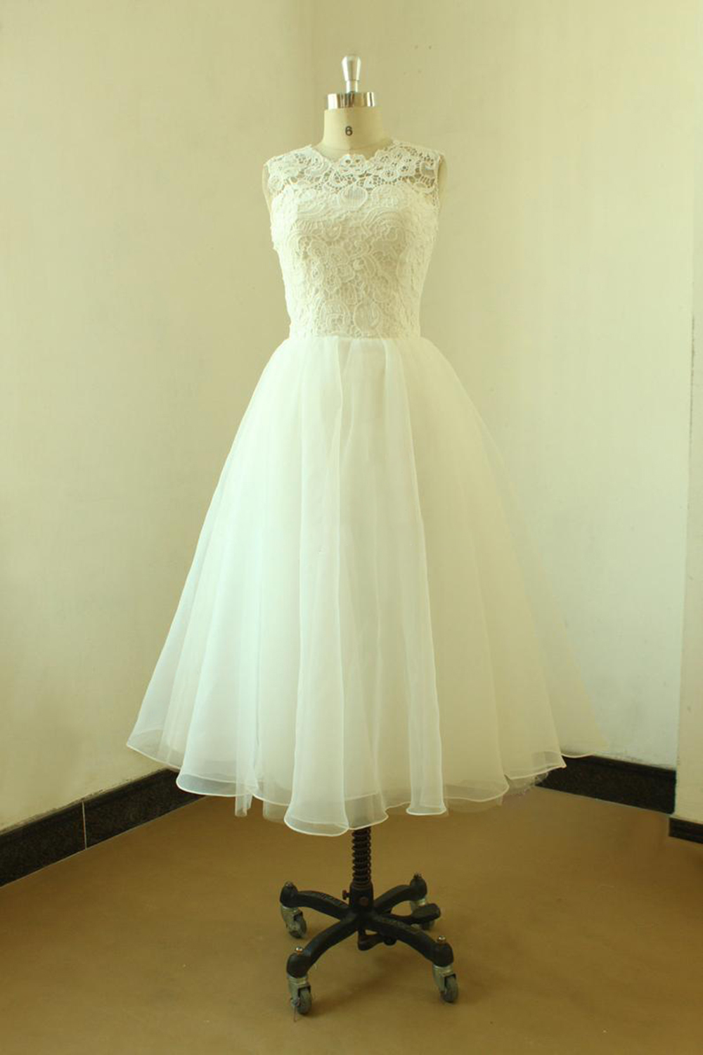 Elegent Short Lace Tulle A-line Wedding Dress
