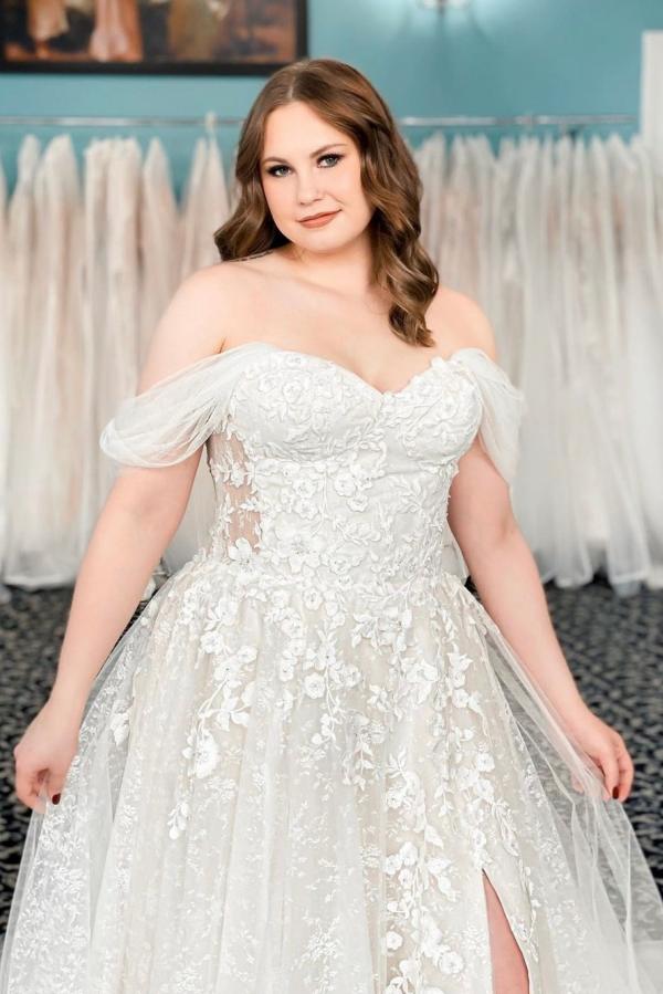 Elegant Plus Size Long A-line Off the Shoulder Tulle Lace Wedding Dress with Slit