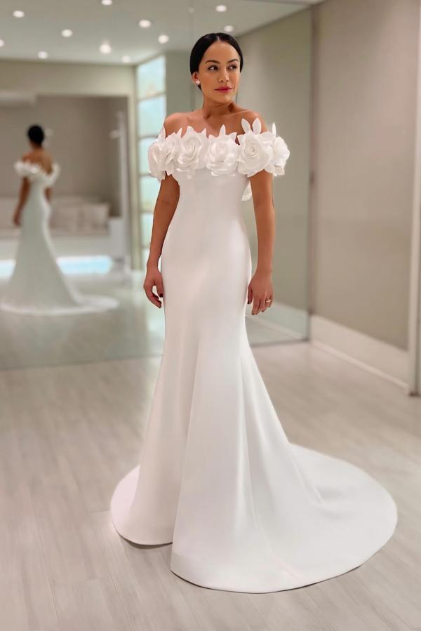 Elegant Long Mermaid Off The Shoulder Satin Flower Wedding Dresses