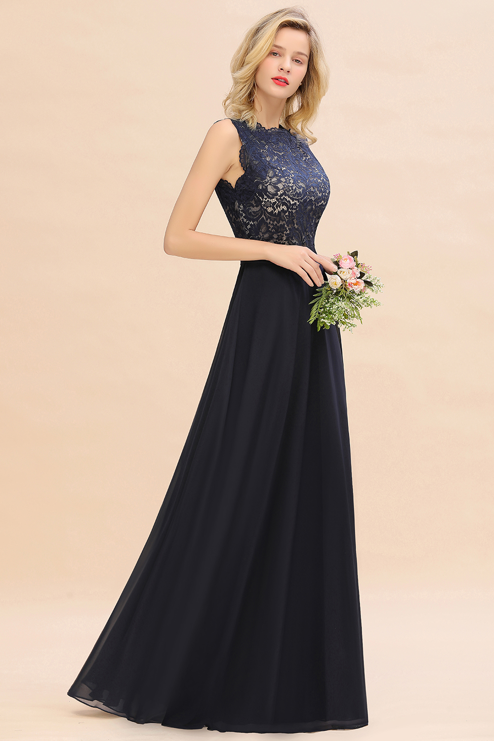 Exquisite Scoop Sleeveless A-line Bridesmaid Dress