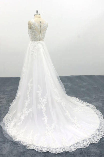 Elegant Long Appliques Lace Tulle A-line Wedding Dress