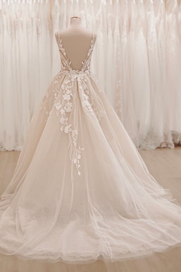 Long V-Neck Backless Tulle Appliques Lace A-Line Wedding Dresses with Ruffles