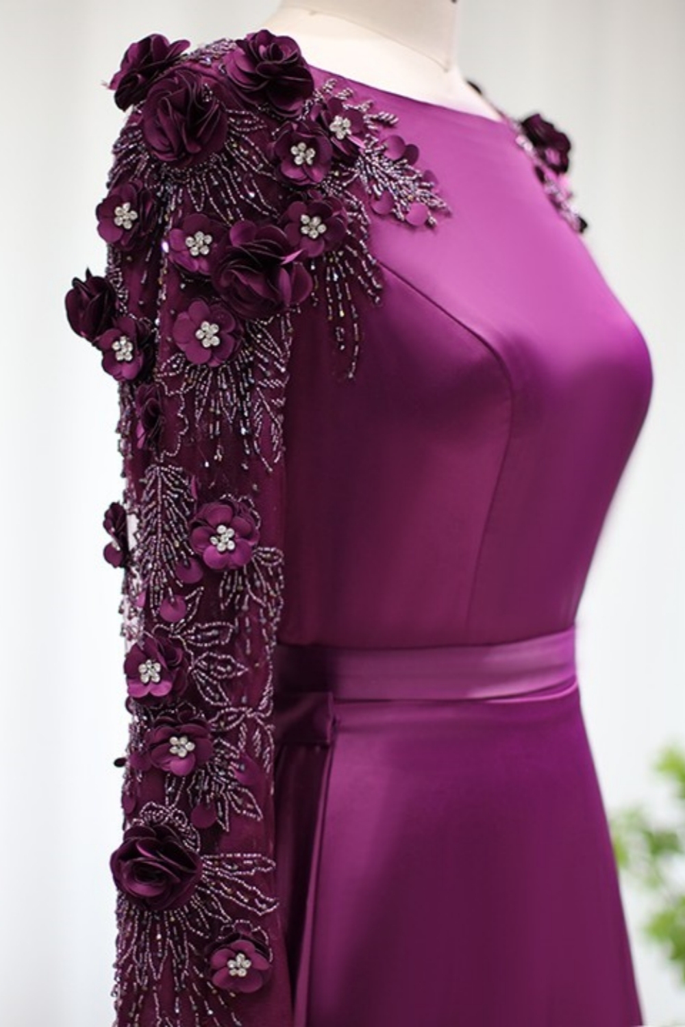 Long Sleeves Mermaid Satin 3D Flower Beadings Formal Prom Dresses with Sweep Train