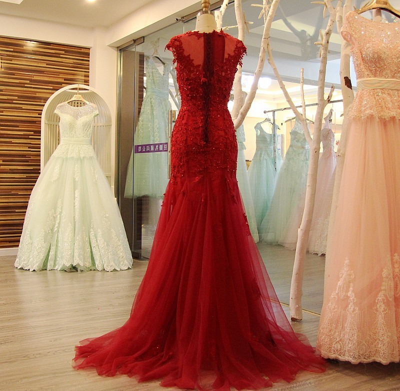 Glamorous Bateau Appliques Tulle Sequins Mermaid Floor-length Prom Dress