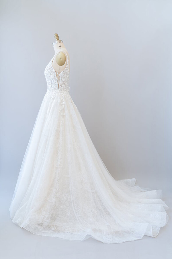Open Back Appliques Tulle A-line Wedding Dress