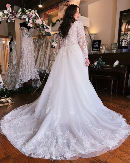 Plus Size Long A-Line V-neck Chiffon Lace Spilt Front Wedding Dress with Sleeves