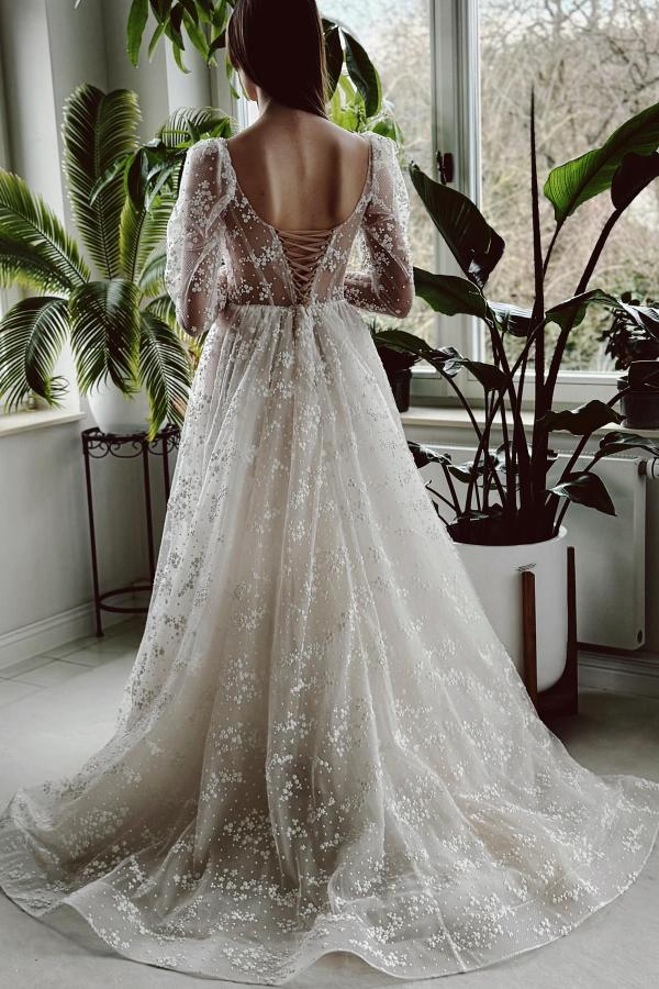 Scoop Neck Long Sleeve Tulle Floor Length Wedding Dress with Appliques Lace