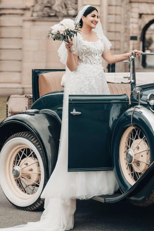 White Long A Line Tulle Floor Length Wedding Dress with Appliques Lace