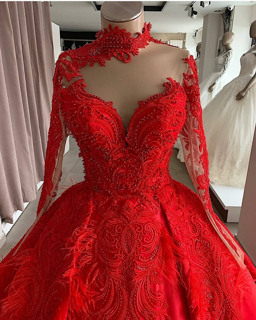 Red Sweetheart Long Sleeve Appliques Lace Ball Gown Prom Dresses