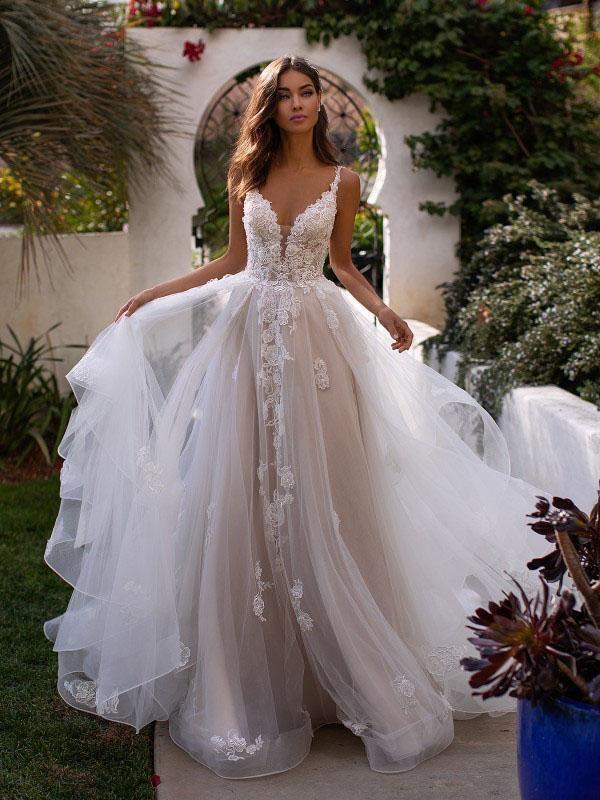 Fashion Spaghetti Strap Backless Boho Wedding Dresses