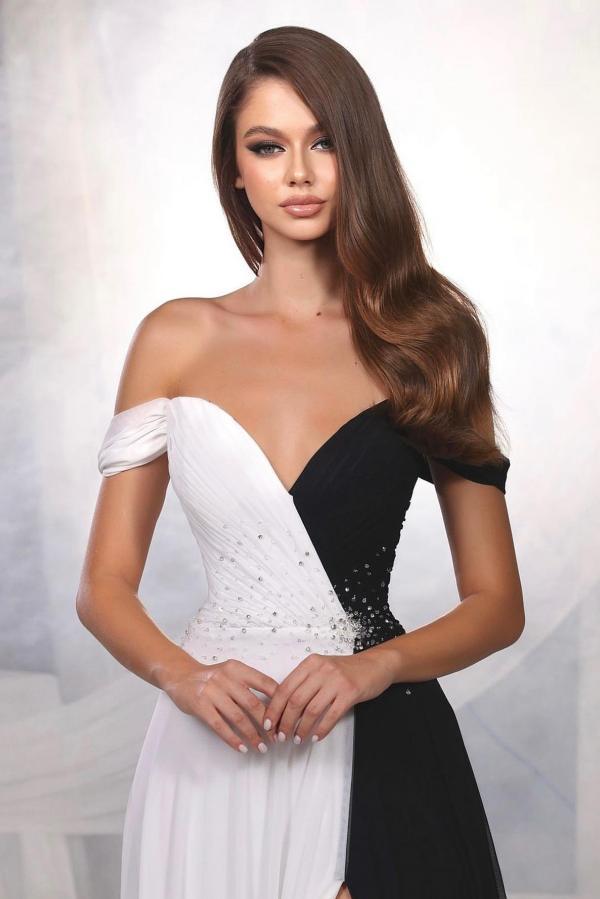 Sexy Long A-line V-Neck Off-The-Shoulder Floor-Length Chiffon Prom Dresses with Slit