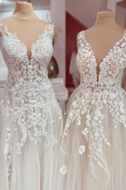 Charming Long V-neck Appliques Lace Floor-length A-Line Tulle Wedding Dress