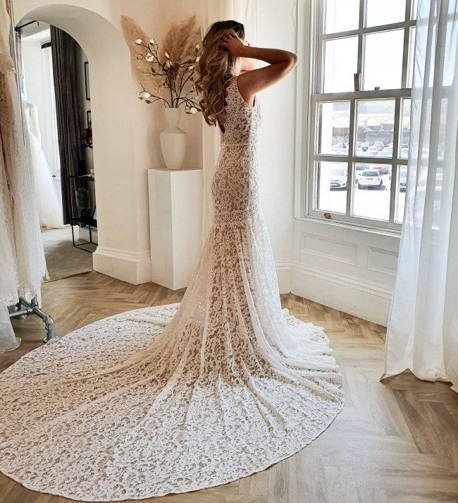 Modest Long Mermaid V-neck Open Back Lace Wedding Dress