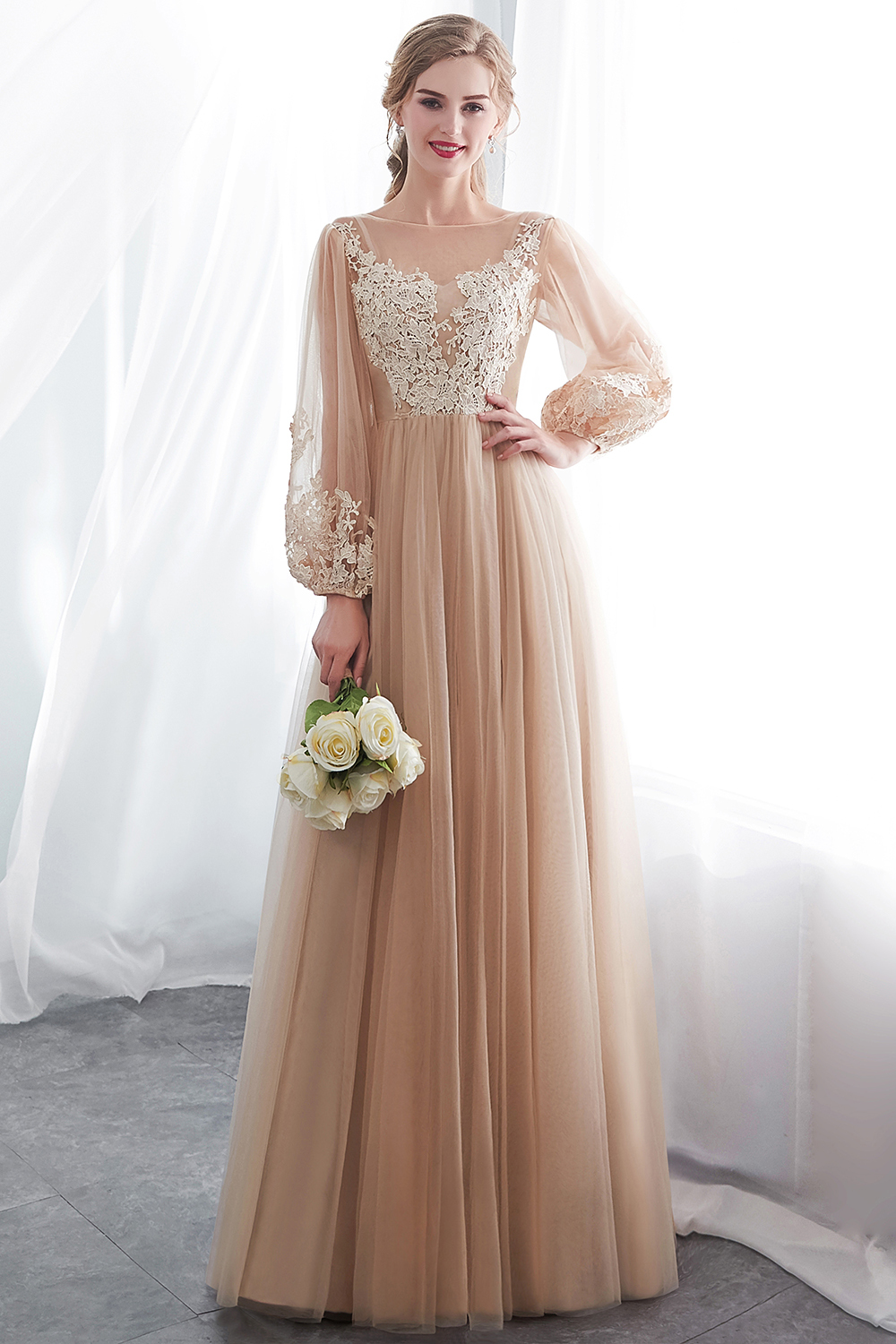 Champagne A-line Long Sleeves Appliques Tulle Evening Dresses