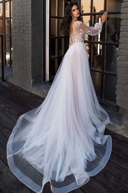 Chic Long Sleeve Tulle A-line V-neck Chapel Train Wedding Dress