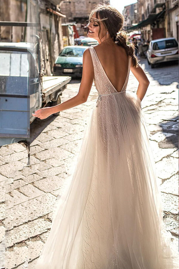 Long V-neck Tulle A-line Backless Wedding Dress