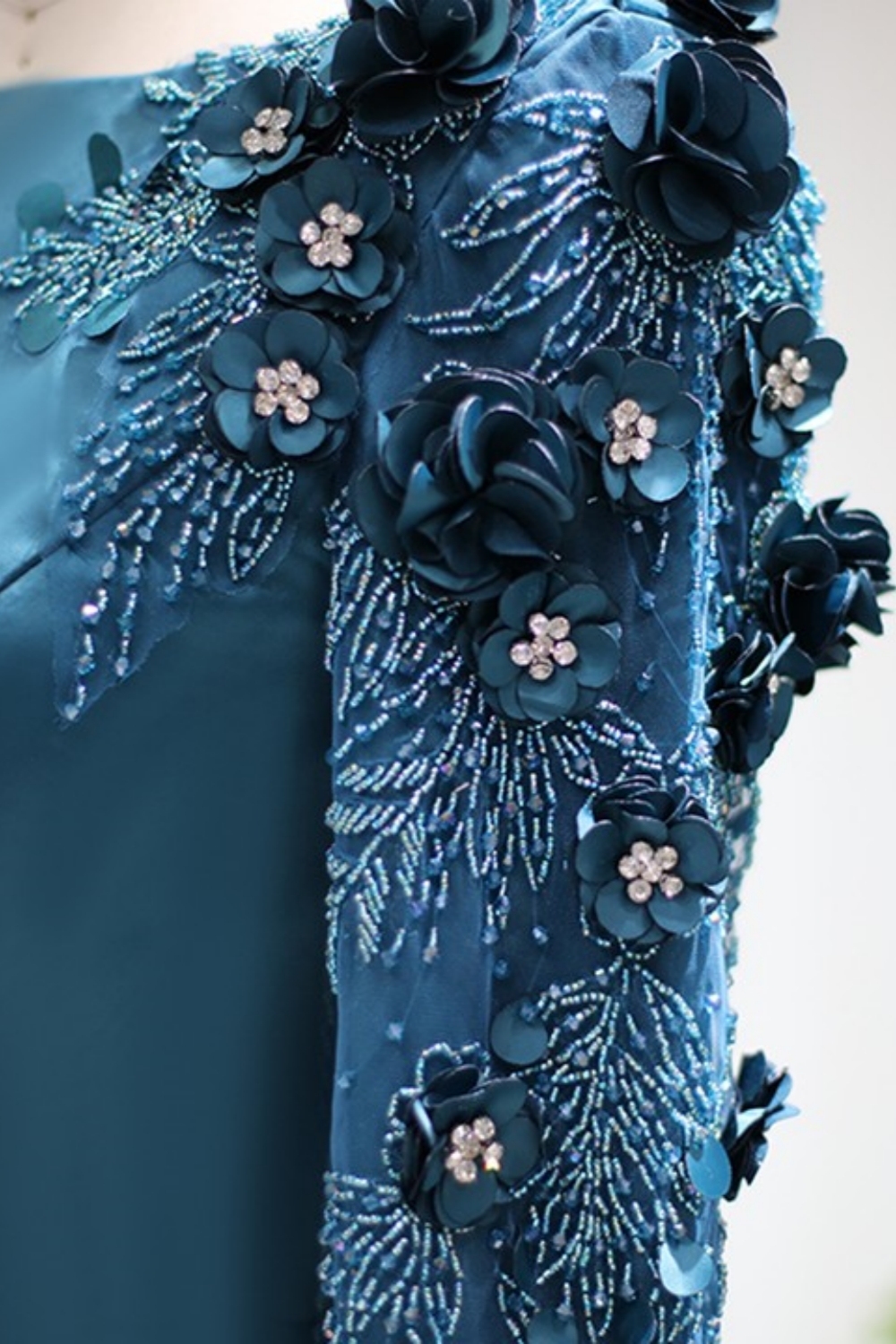 Long Sleeves Mermaid Satin 3D Flower Beadings Formal Prom Dresses with Sweep Train