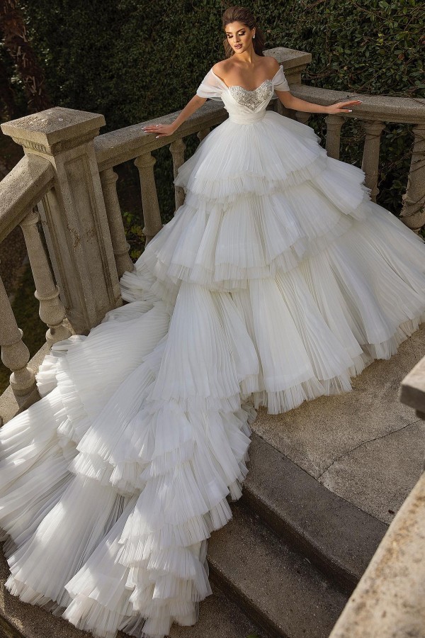 Luxury White Off-the shoulder Tulle Beading Long Wedding Dress with Ruffles