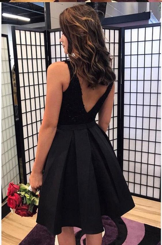 Short A-line V-neck Black Appliques Lace Prom Dresses